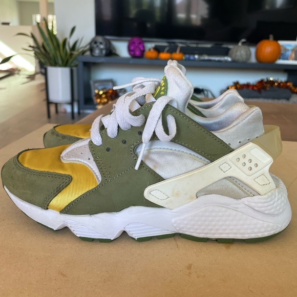 Men’s size 5 Nike Hurache Oregon Ducks Colorway - Picture 4 of 7